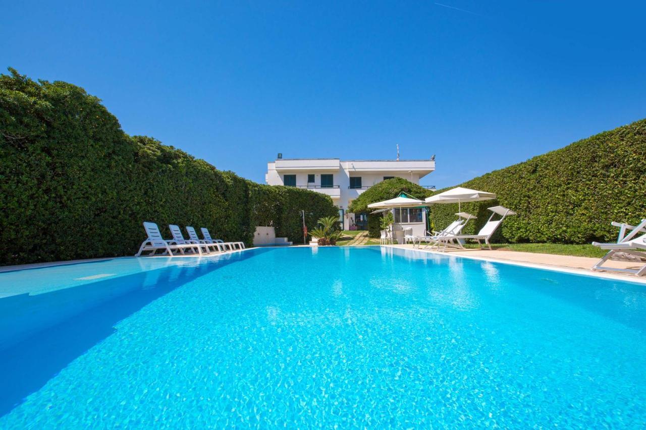 Residence Punta Cassano - In Piscina Sulla Spiaggia Di Sabbia San Foca Εξωτερικό φωτογραφία